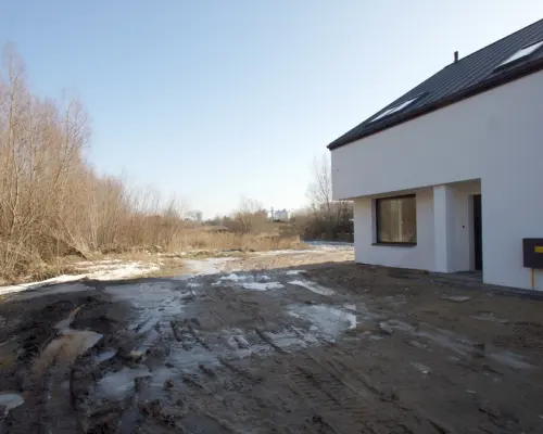 Szeregówka skrajna z działką 750m2