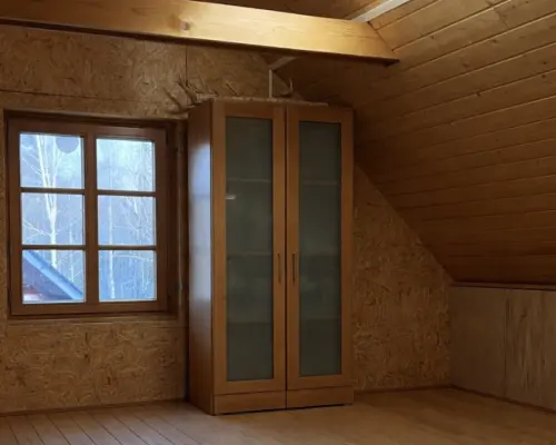 Drewniany dom premium nad stawem | 1 ha | Sauna |