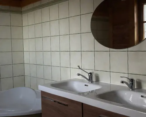 Drewniany dom premium nad stawem | 1 ha | Sauna |