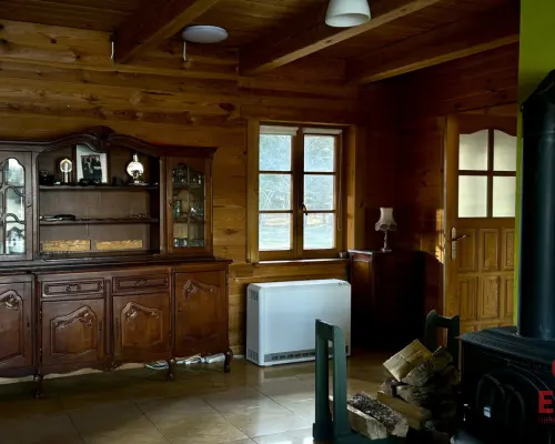 Drewniany dom premium nad stawem | 1 ha | Sauna |