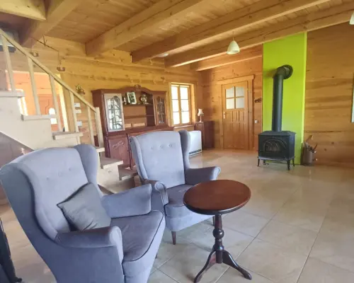 Drewniany dom premium nad stawem | 1 ha | Sauna |