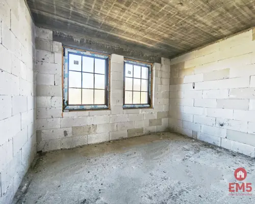 Dom 190 m² w stanie surowym – duża działka 5000 m²