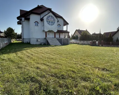 Dom pod inwestycje w Ogrodniczkach.