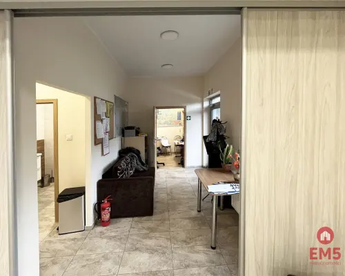 Ładny lokal 66 m2, parter. Polecamy