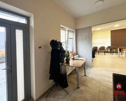 Ładny lokal 66 m2, parter. Polecamy