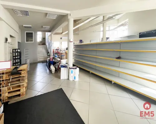 Powierzchnia handlowo biurowa z placem