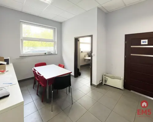 Hala w  najlepszej lokalizacji