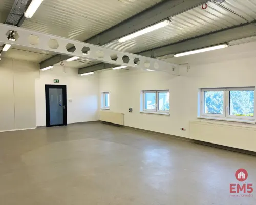 Lokale w nowoczesnym budynku