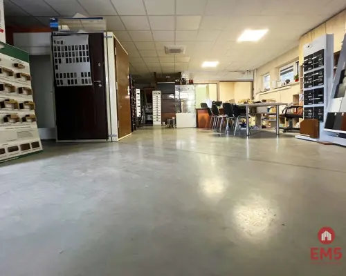 Atrakcyjny lokal handlowo usługowy