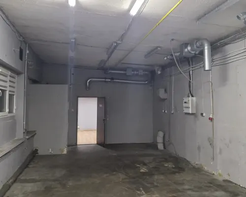 Magazyn 100m2 i biuro 25m2.