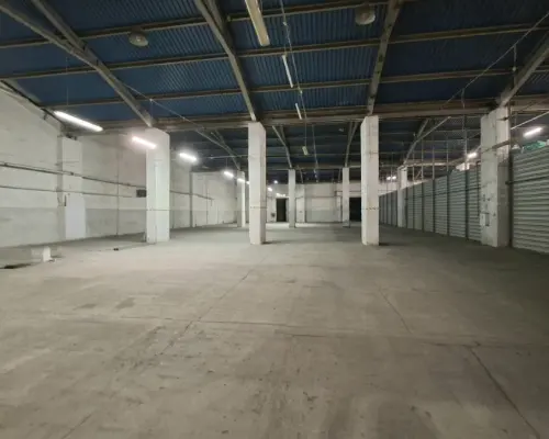 Hala-magazyn z rampą 1200 m2