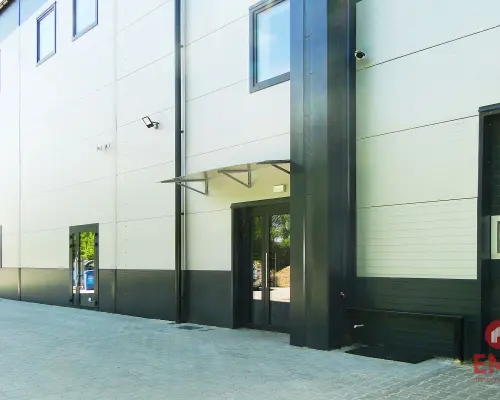 Hala z zapleczem biurowo-socjalnym, 570 m2