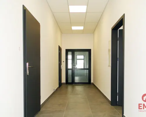 Budynek 1400 m2. Szkoła, fitness, gabinety