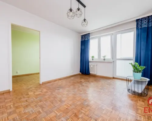 3 pokoje, Młodych
