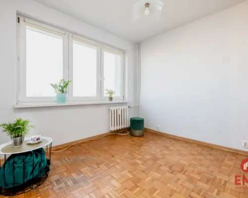 3 pokoje, Młodych