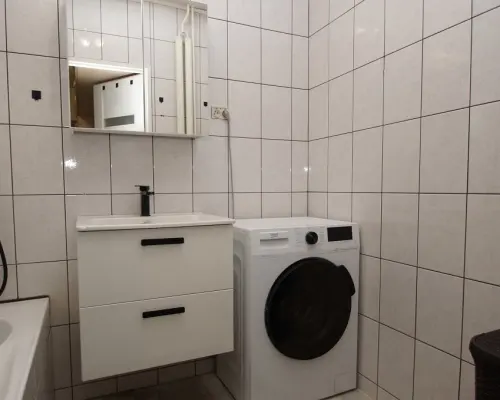 Przestronne mieszkanie w zielonej okolicy.