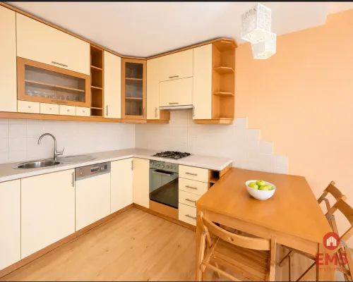68,5 m² | 3 pokoje | Cegła | 2 balkony