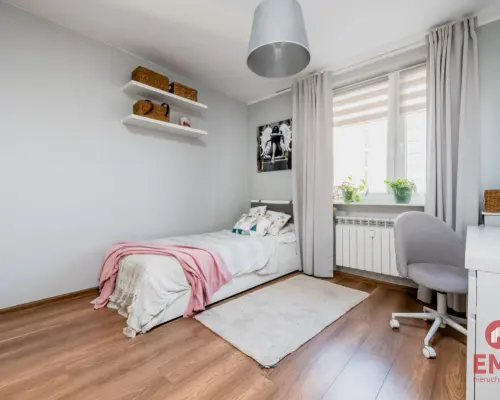 Trzy pokoje, dwie łazienki z balkonem, Centrum