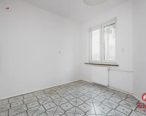 Wysoki parter z balkonem
