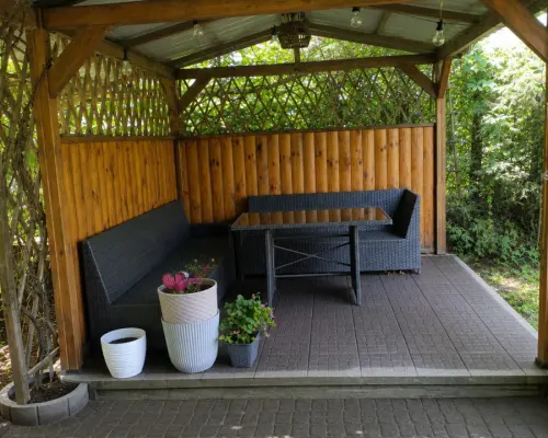 Mieszkanie 52 m² z działką 375 m² i garażem