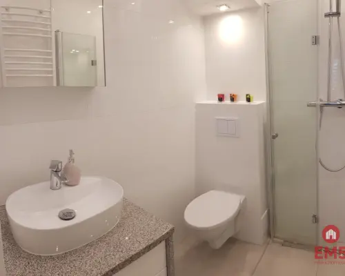 Mieszkanie 52 m² z działką 375 m² i garażem