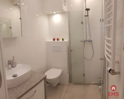 Mieszkanie 52 m² z działką 375 m² i garażem