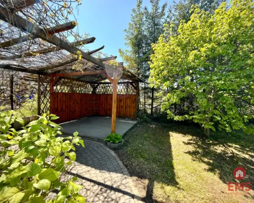 Mieszkanie 52 m² z działką 375 m² i garażem