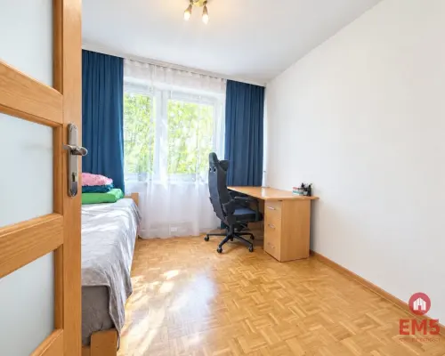 4 pokoje Os.Piasta 2 piętro