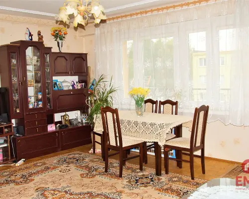 Trzy pokoje, balkon