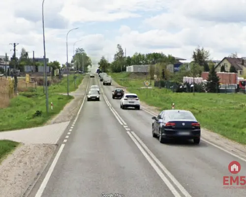 Działka inwestycyjna przy drodze