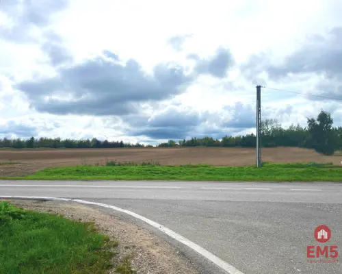 Działka inwestycyjna przy drodze