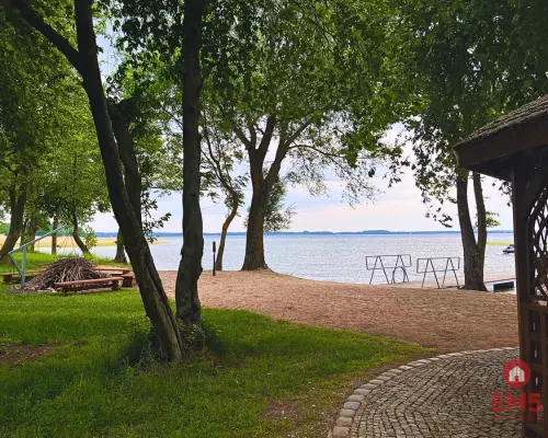 Działka budowlana z prywatną plażą na Mazurach!