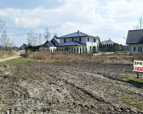 Solniczki. Działka budowlana pod lasem.