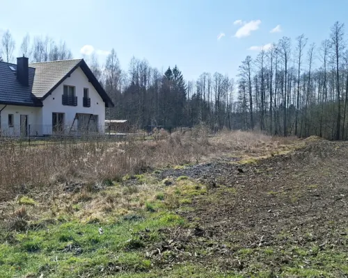 Solniczki. Działka budowlana pod lasem.