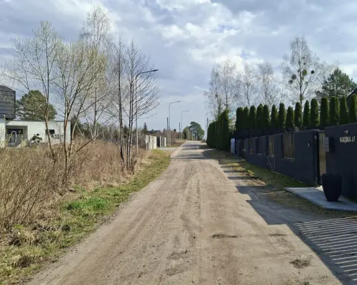 Solniczki. Działka budowlana pod lasem.