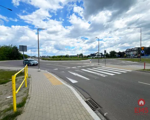 Atrakcyjna działka przy drodze