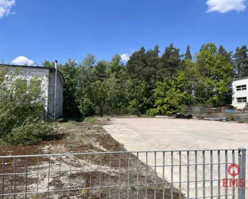 Plac utwardzony do wynajęcia.