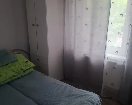 Sprzedam dom 1/2 bliźniaka o powierzchni ok 60m2 na działce 455m2 w Wawrze okolica ul Bronowskiej.Dom parterowy składa się z ku