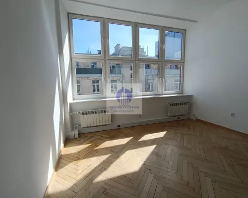 Śródmieście: lokal biurowy 15,37m2 do wynajęcia