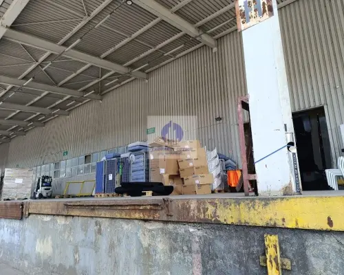 Praga Północ: magazyn 300 m2 do wynajęcia