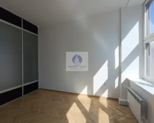 Śródmieście: lokal biurowy 15,37m2 do wynajęcia