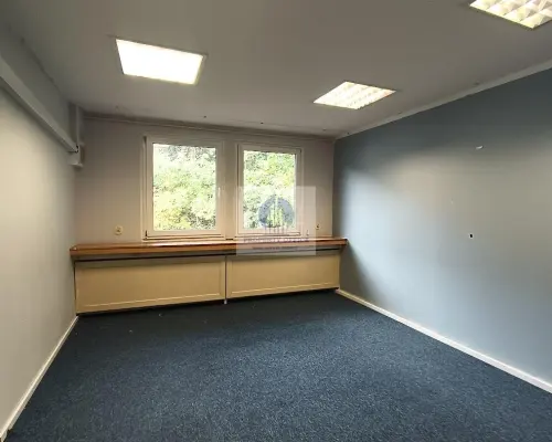 Mokotów: lokal biurowo-usługowy 122 m2 do wynajęcia
