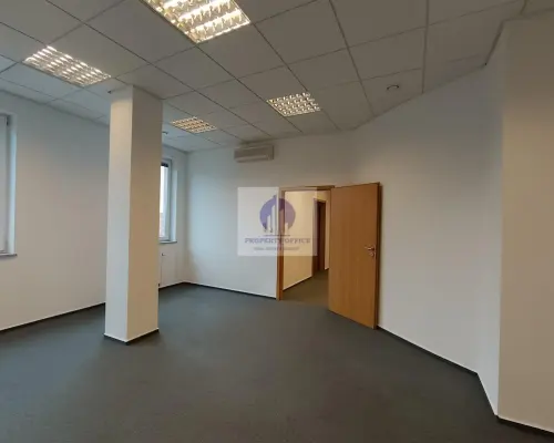 Włochy: lokal biurowy 102,25m2 do wynajęcia