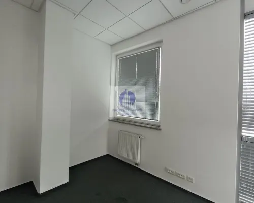 Włochy: lokal biurowy 102,25m2 do wynajęcia