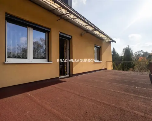 DOM Z ATRAKCYJNĄ, DUŻĄ DZIAŁKĄ 32 ARY INWESTYCJA