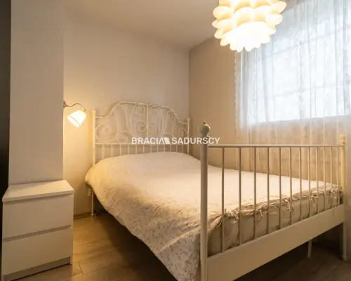 Zapraszam do poznania domu w Bronowicach, funkcjonalny, duży potencjał i możliwości, zabudowa szeregowa, mały ogódek
