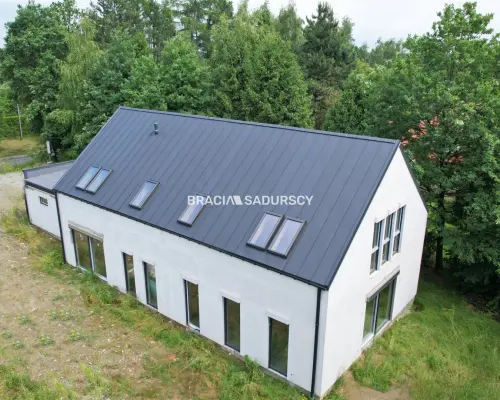 Dom jednorodzinny z basenem