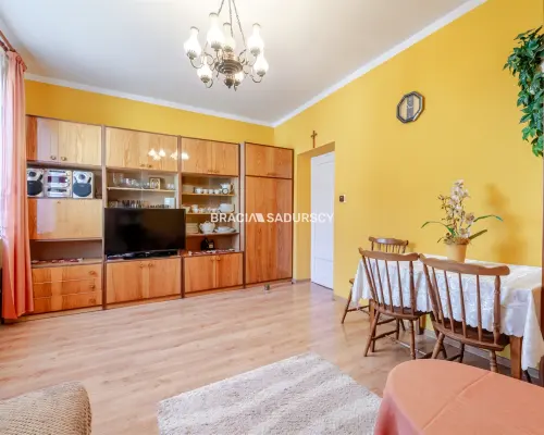 DOM NA SPRZEDAŻ - KRAKÓW, BIEŻANÓW  2 niezależne poziomy | ok. 200 m² | 14 arów działki | podpiwnic