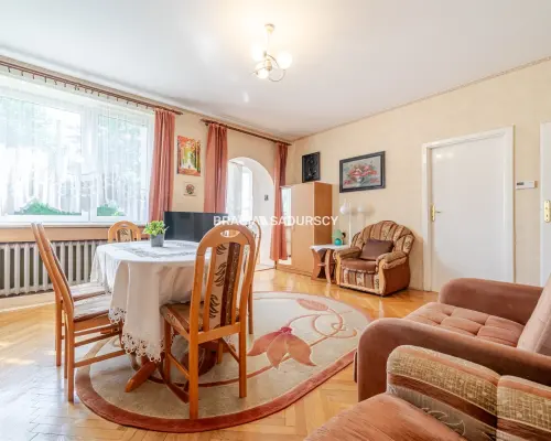DOM NA SPRZEDAŻ - KRAKÓW, BIEŻANÓW  2 niezależne poziomy | ok. 200 m² | 14 arów działki | podpiwnic