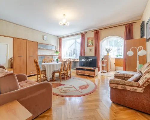 DOM NA SPRZEDAŻ - KRAKÓW, BIEŻANÓW  2 niezależne poziomy | ok. 200 m² | 14 arów działki | podpiwnic